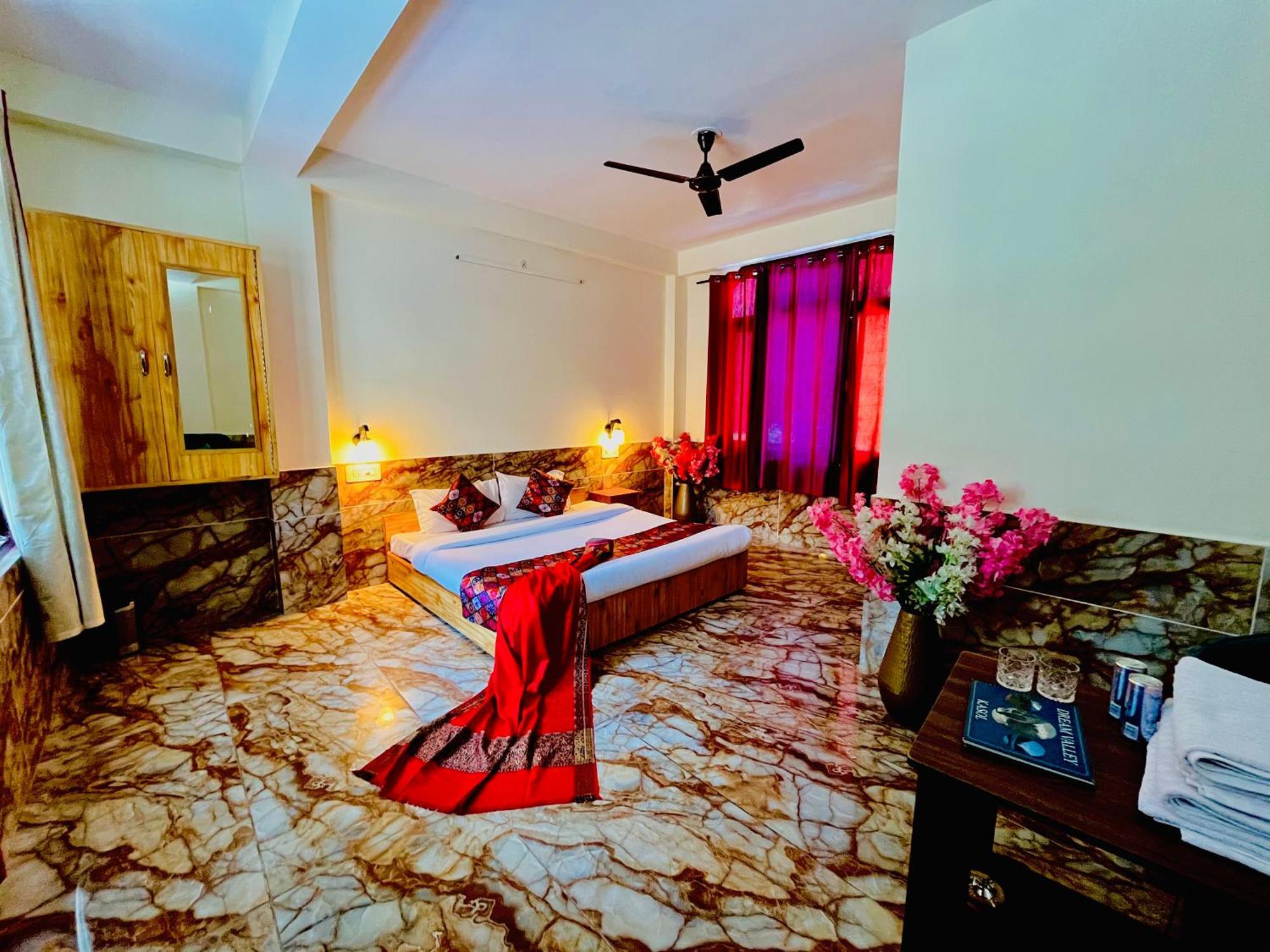 Hotel Dream Valley Kasol #Near Mall Road #River View #Parking #Gaming Zone #Open Terrace #Restaurant Extérieur photo